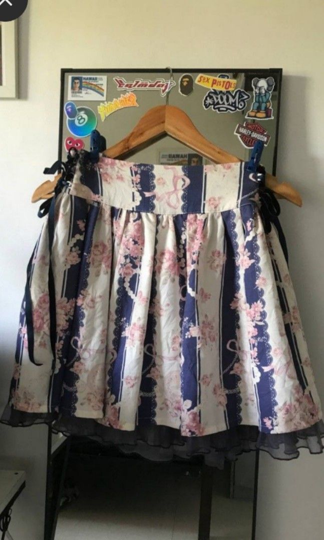 Liz lisa skirt (Category: Skirts) located in Manila. Submitted by _berrydeclutterz (Listing ID 1350580522, Image 2). Description: very good condition rfs: need funds🥲 fits s-m!💕.
