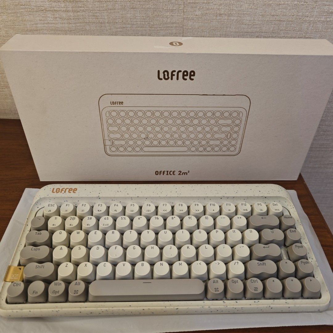 Lofree ZERO ARTZ mechanical keyboard (Category: Computer Keyboard) located in Manila. Submitted by kenzsu (Listing ID 1350654605, Image 3). Description: - Lofree ZERO ARTZ mechanical keyboard - Include random freebie - Not available for SWAP - Original price is 4500 pesos.