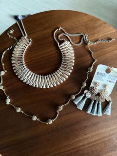 (Category: ) located in . Submitted by treasurescloset (Listing ID 1350624561, Image 1). Description: .