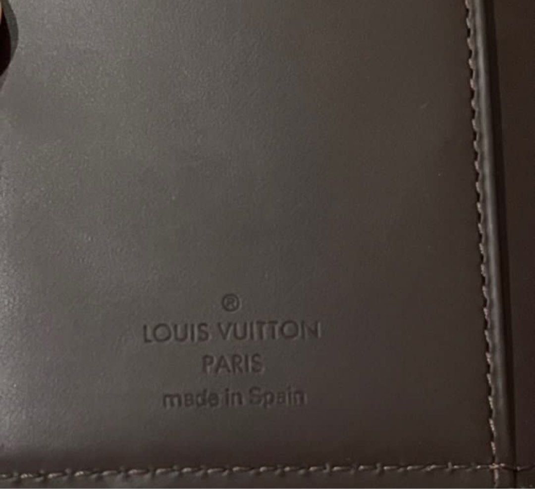 LV Agenda PM Planner (Category: Luxury Bags & Wallets) located in Las Pinas. Submitted by purse.vanity (Listing ID 1350545869, Image 3). Description: In excellent condition. With unused 2003 planner refills. No box or dustbag. Sourced from Japan. Negotiable..