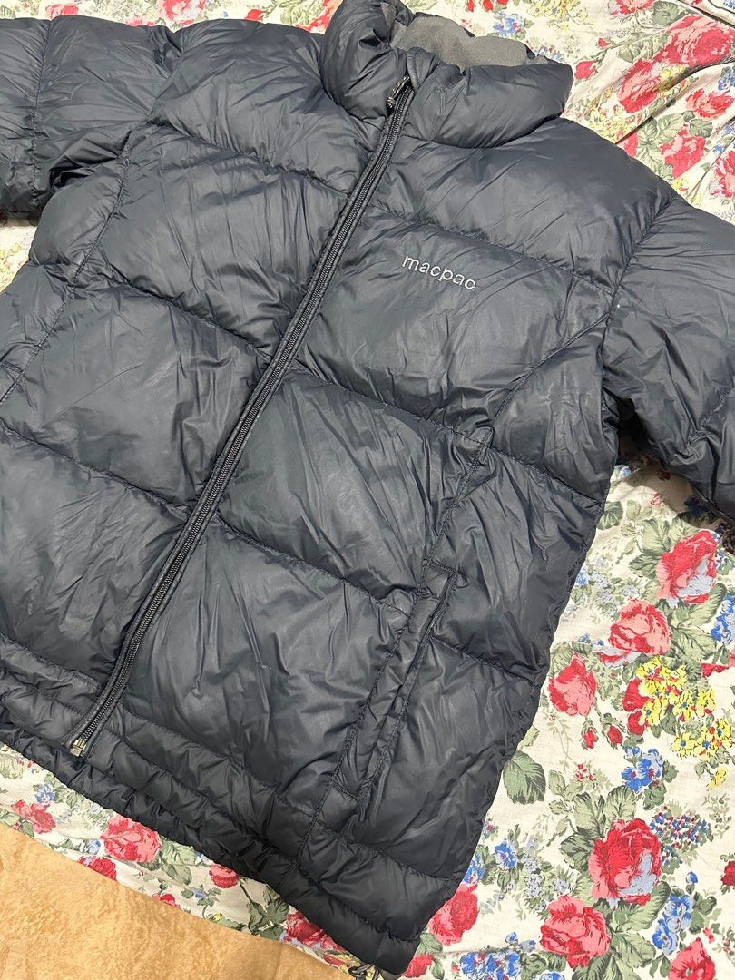 Macpac Black Puffer Jacket (Kids size) (Category: Babies & Kids Fashion) located in Jimenez. Submitted by cflamd (Listing ID 1350545679, Image 2). Description: Rfs: decluttering Worn once by sister during trip Perfect for winter! In excellent condition See photos for sizing.
