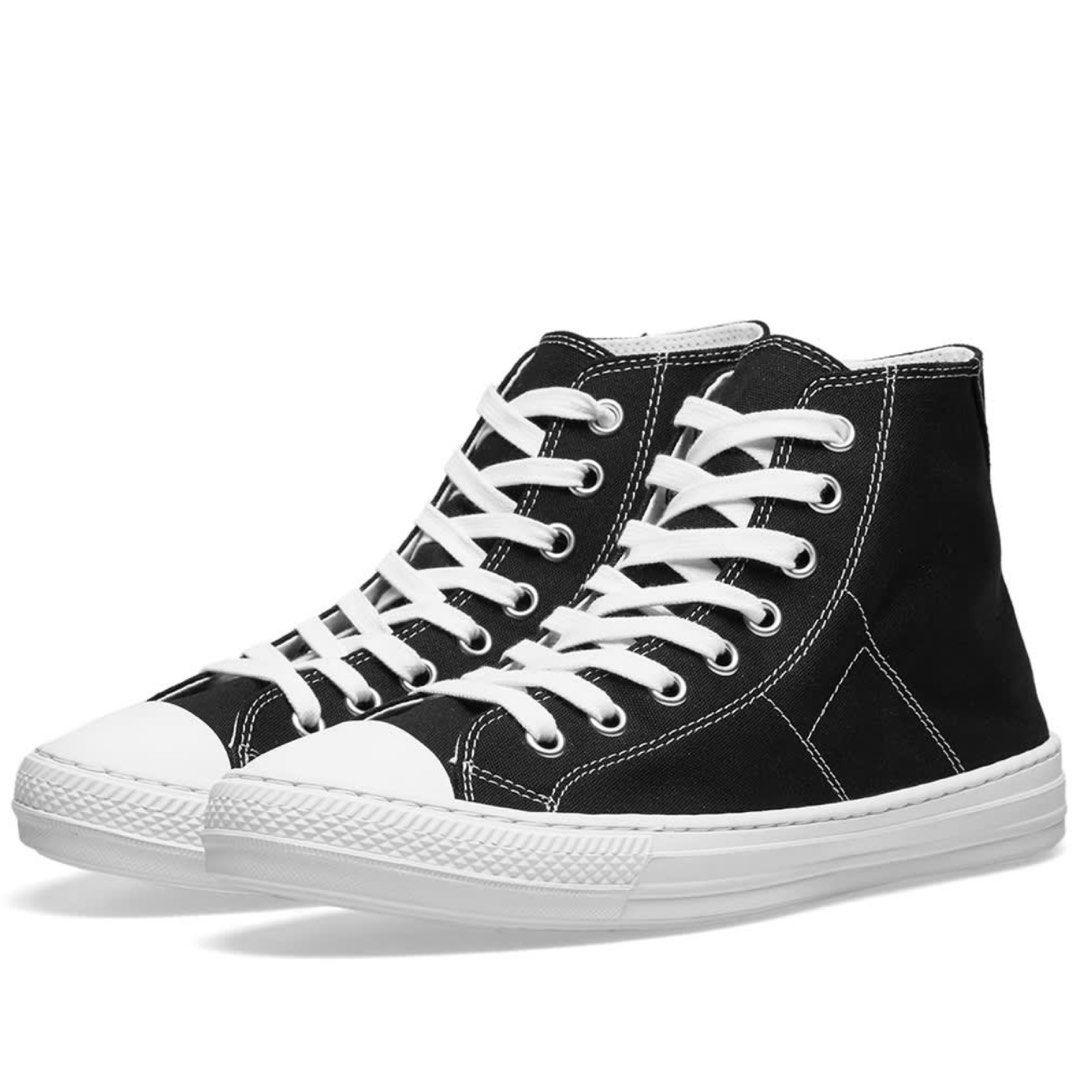 Maison margiela 22 stereotype high sneaker (Category: Sneakers) located in Quezon City. Submitted by hetchup (Listing ID 1350546606, Image 1). Description: Images are not mine. Credits to the owner. Shoes are in used condition but are just dirty. Can easily clean them up but imo they are better dirty. Will send pictures for the condition of the on-hand item. Just send me a message. Please don’t expect that the item is 100% perfect. Issues/s: dirt