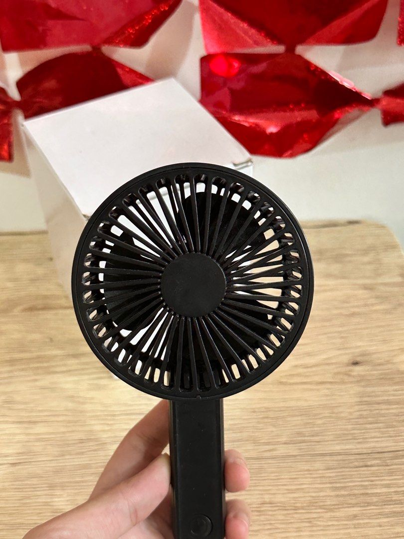 Mini Handheld Fan (Category: Fans) located in Manila. Submitted by captxy (Listing ID 1350617691, Image 1). Description: No issue Still working Loc: Sampaloc, Manila.