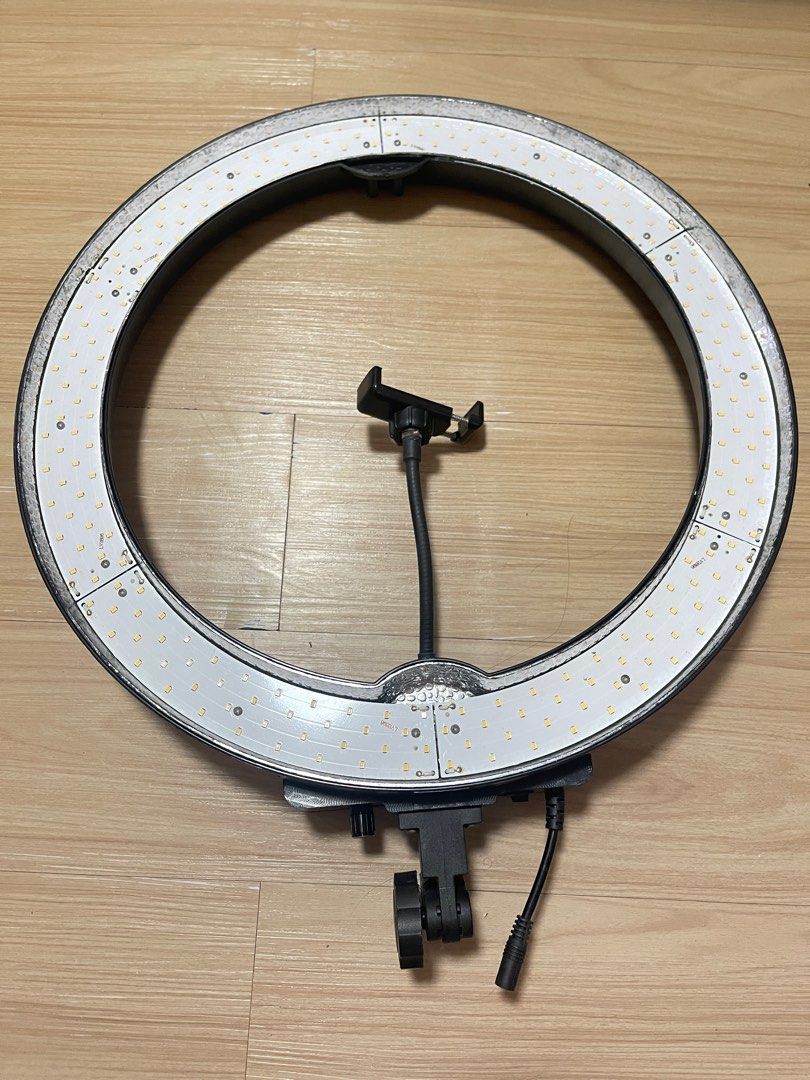 PRESTIGIO 18” LED Dimmable Ring Light (Category: Lighting & Studio Equipment) located in Manila. Submitted by cailleshope (Listing ID 1347114009, Image 2). Description: PRESTIGIO 18” LED Dimmable Ring Light is perfect for studio or outdoor shoots with its 2-way power supply, can be plugged using AC Power Cord or use rechargeable batteries. Ringlight information: • 55W/ 5500K Color Temperature • Comes with 2 color filters (white and orange) for 55