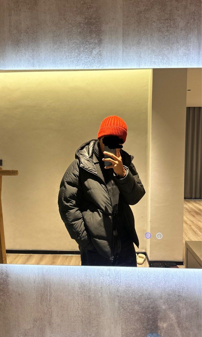 Puffer Jacket (Category: Coats, Jackets and Outerwear) located in Kuala Lumpur. Submitted by azrhkm_ (Listing ID 1350685049, Image 2). Description: Contoh macam dalam gambar, RM100 .