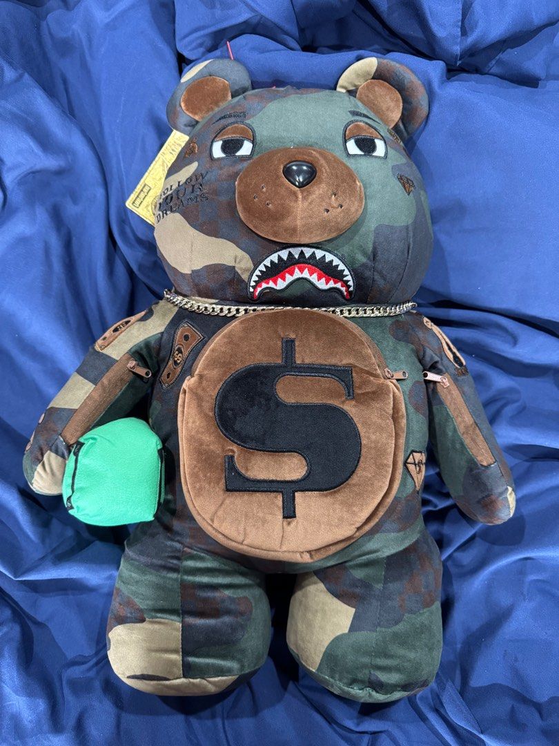 Sprayground Moneybear Camo Backpack (Category: Backpacks) located in Quezon City. Submitted by kanjoshashinka (Listing ID 1350572975, Image 1). Description: Sprayground Moneybear Camo Backpack Limited Edition -Brand New -Legit .