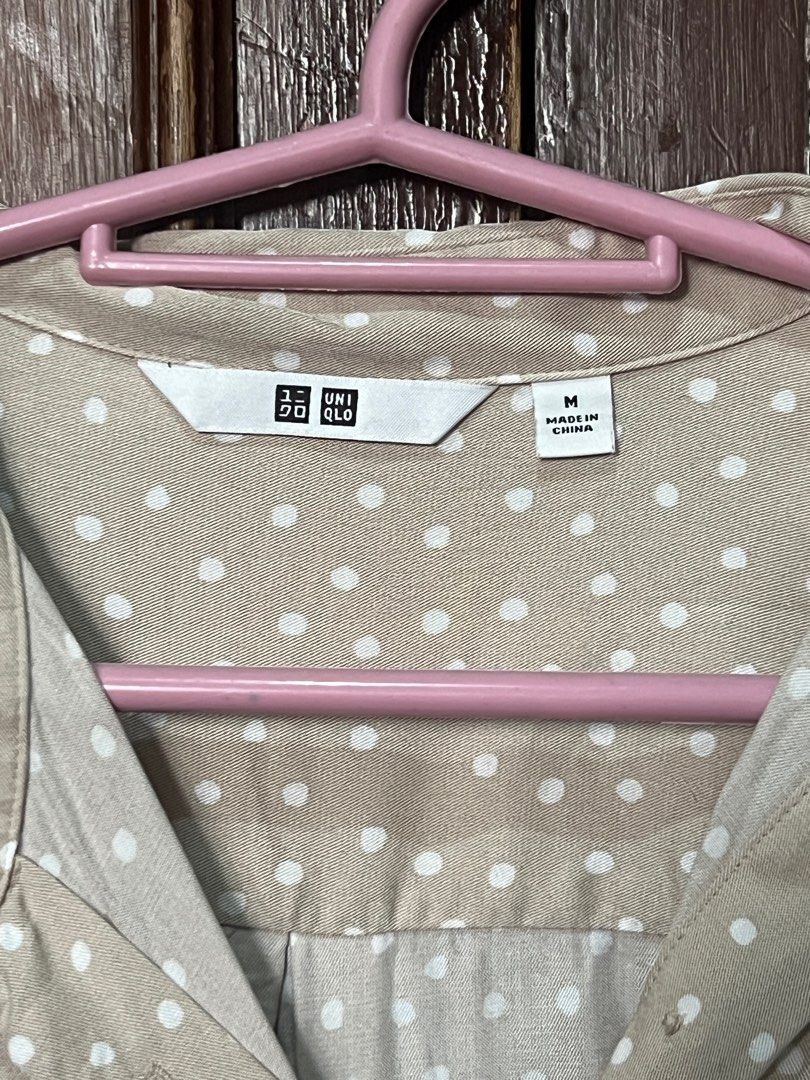 Uniqlo polka longsleeves (Category: Longsleeves) located in Manila. Submitted by kkmed (Listing ID 1350547829, Image 2). Description: .