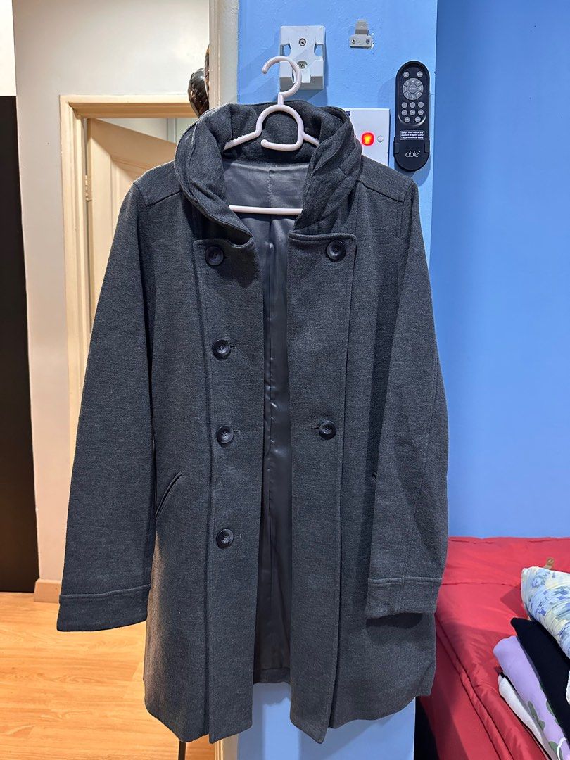 Winter jacket (Category: Coats, Jackets and Outerwear) located in Shah Alam. Submitted by wni21 (Listing ID 1350633412, Image 1). Description: Jacket bought from bundle. Still in good condition, dah siap hantar for dry clean. Used less than 3 times for my Japan trip..