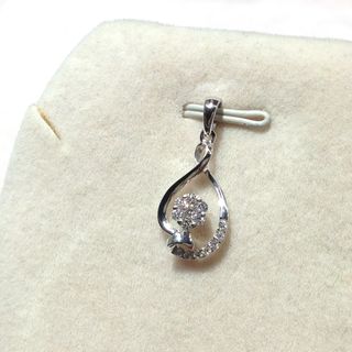 共0.16ct鑽石吊墜18K白/750,約GH色,好火,20 x 9mm (0.8g) 📍本店舖已遷往新地址64237118494721110
