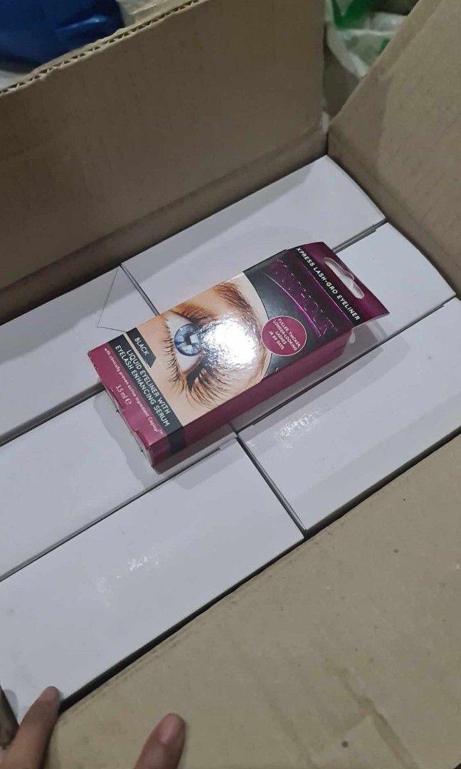1 box wholesale 1000 hour liquid eyeliner (Category: Makeup) located in Quezon City. Submitted by floreskari78555 (Listing ID 1352242389, Image 2). Description: 1box 1000Hour Liquid Eyeliner Black (Imported)❤️❤️❤️ 3,000‼️‼️1 box 72pcs From Australia 🇦🇺 Liquid Eyeliner with Eyelash Enhancing Serum Expiry 6M after Opening Sealed & Brand New Authentic 💯 Negotiable ❤️ Please box on instructions on how to use❤️ Retail price 150php-90php each Wholes