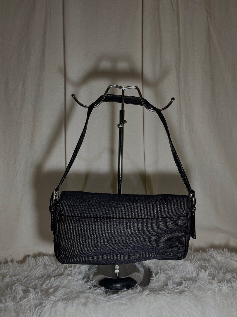 ♧ Coach Denim Baguette Pochette (Category: Luxury Bags & Wallets) located in Manila. Submitted by yagirlpj (Listing ID 1352291763, Image 2). Description: NO MAJOR FLAW/s.