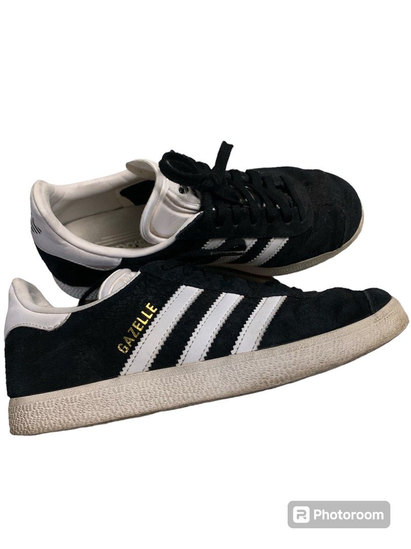 Adidas Gazelle (Category: Sneakers) located in Batangas. Submitted by decluttely (Listing ID 1352316139, Image 1). Description: size 4 needs cleaning 22.5 cm .