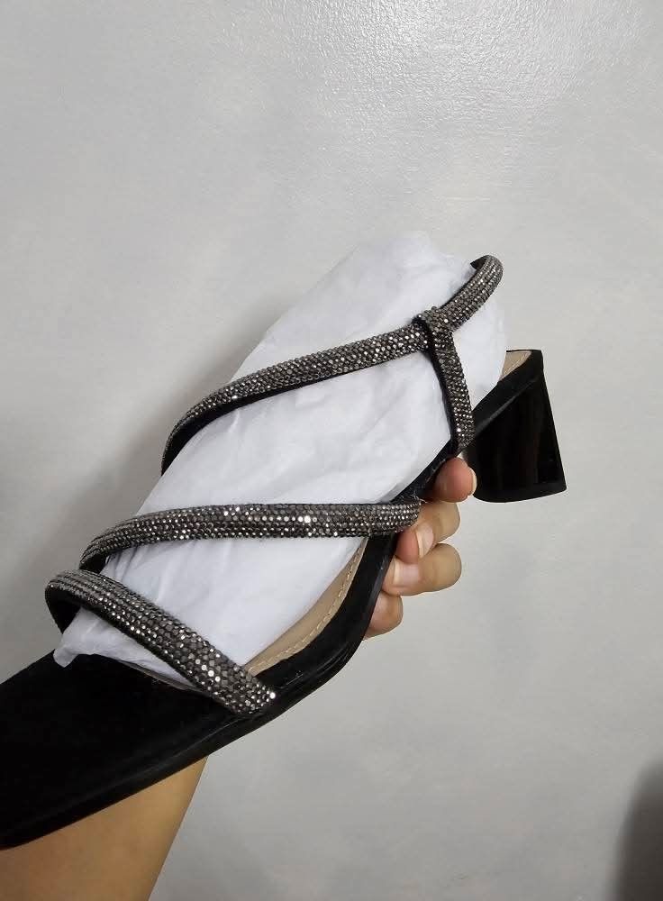 ALDO Block Heel Black Sandals (Category: Flats & Sandals) located in Manila. Submitted by hellovenice_ (Listing ID 1352316744, Image 1). Description: -size 5 -used twice only during events -very elegant when worn -selling cause i'm a size 6 -negotiable just message me.