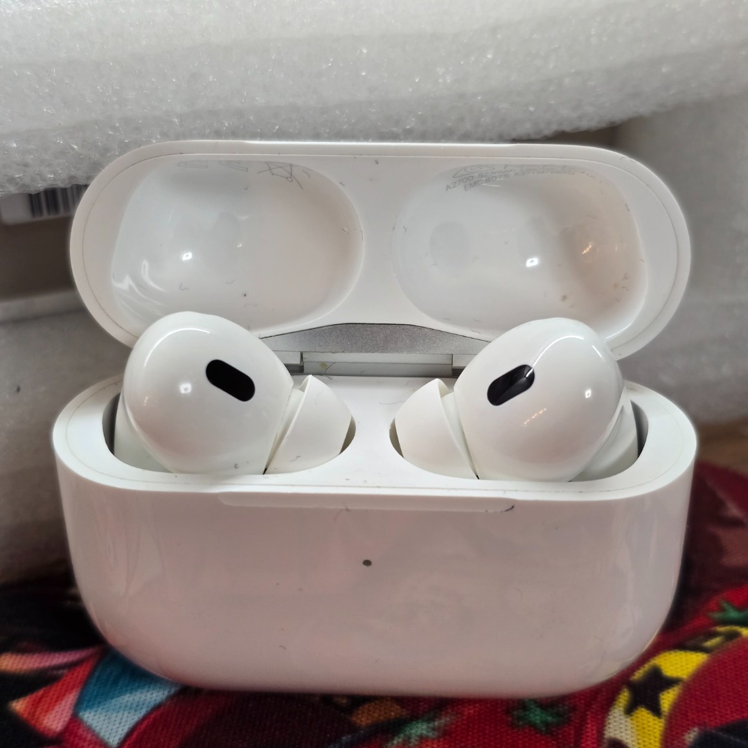 Apple Airpods Pro 1st Gen, Audio, Earphones on Carousell
