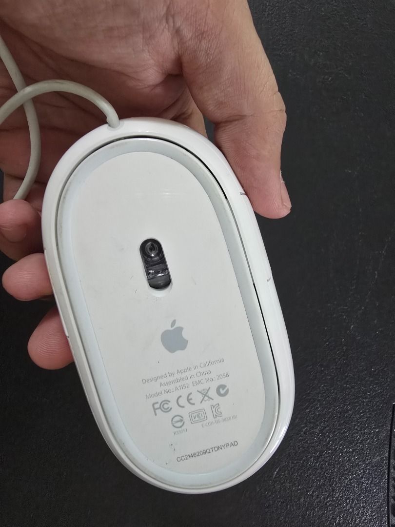 Apple Mightly Mouse (Category: Mouse & Mousepads) located in Las Pinas. Submitted by neilmarion (Listing ID 1352213560, Image 1). Description: Apple Mightly Mouse RFS: Not needed. Decluttering..