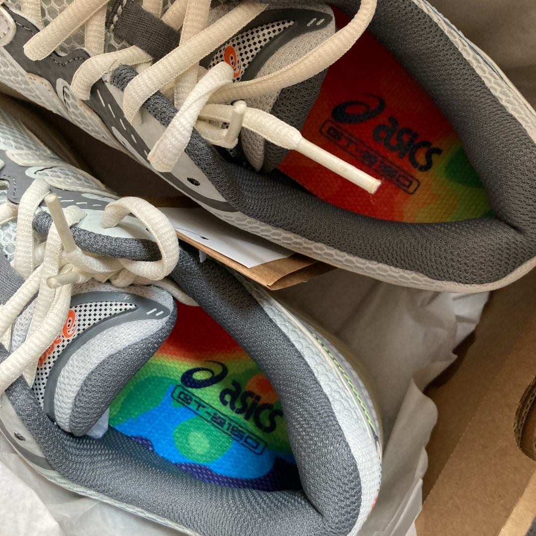 ASICS GT-2160 Kogarashi Glacier Grey / Steel Grey (Category: Sneakers) located in Singapore. Submitted by mosdef (Listing ID 1352234522, Image 3). Description: Condition: 10/10 (brand new in box, never worn) Size: UK 7 / US 8 Super cool collab that went under the radar. only sold in europe. Kogarashi refers to when summer meets winter, so this shoe features a mix of warm and cool tones that somehow mesh well together cohesively. Introducing the T