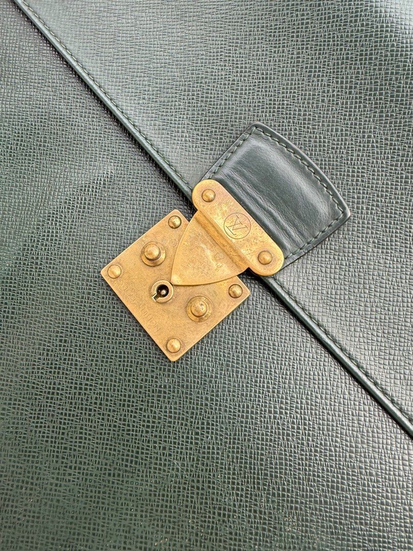 Authentic louis vuitton document laptop bag (Category: Luxury Bags & Wallets) located in Manila. Submitted by _prettyquick (Listing ID 1352162051, Image 3). Description: Preowned 100%authentic Follow us on instagram for more luxury items &_prettyquick.