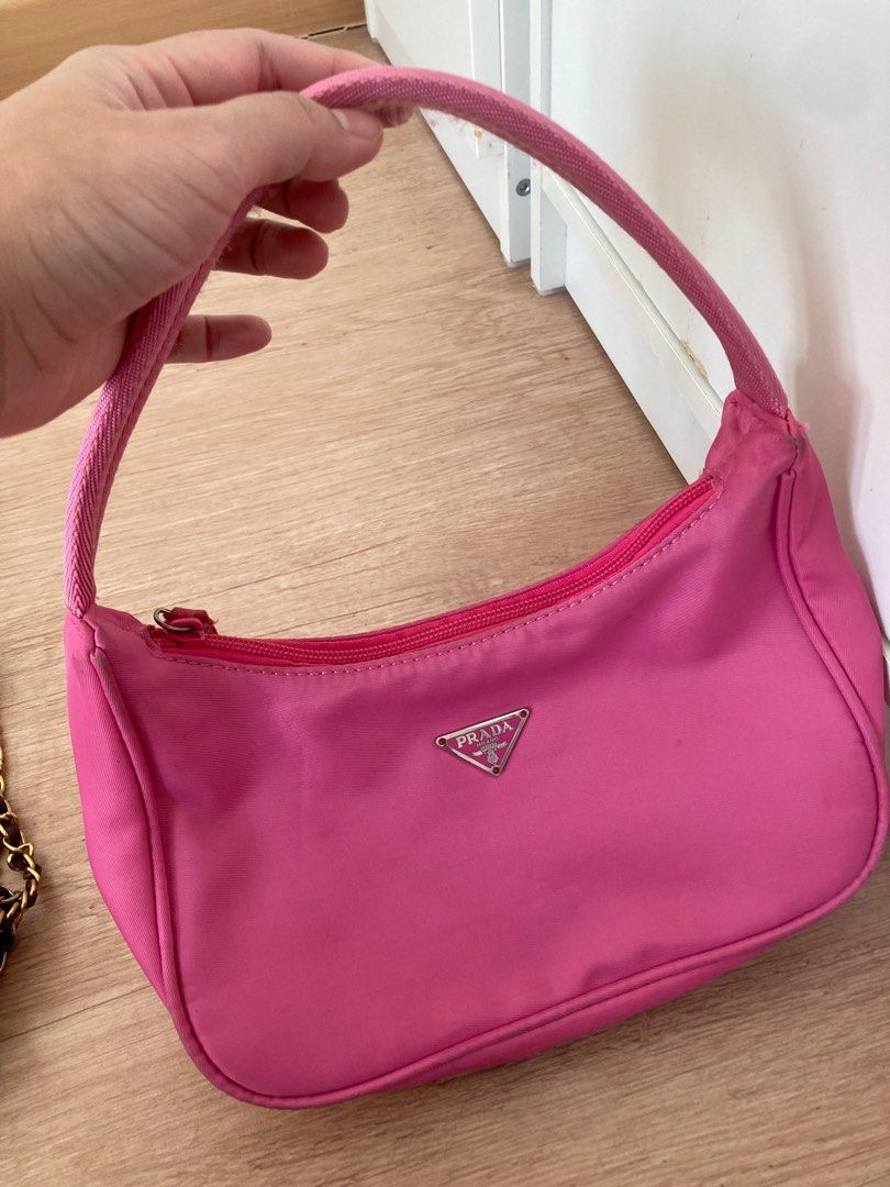 bag bundle (Category: Clutches) located in Cyberjaya. Submitted by 8pple (Listing ID 1352159605, Image 1). Description: as is add rm5 sm postage.