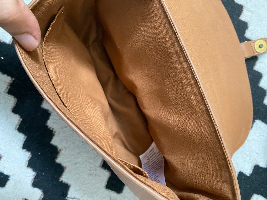 Bag ruby (Category: Shoulder Bags) located in Melaka Tengah. Submitted by 4n3mmmm (Listing ID 1352312535, Image 3). Description: Price include postage .