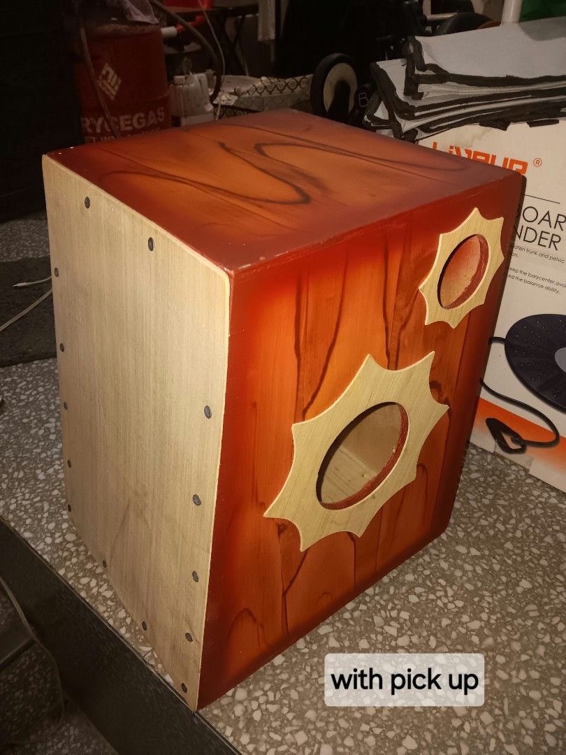 Beatbox with bag (Category: Soundbars, Speakers & Amplifiers) located in Quezon City. Submitted by mike10sitaldas (Listing ID 1352197195, Image 2). Description: beatbox with bag all brand new!! with pick up - 1100 ordinary - 950 pm lang po.