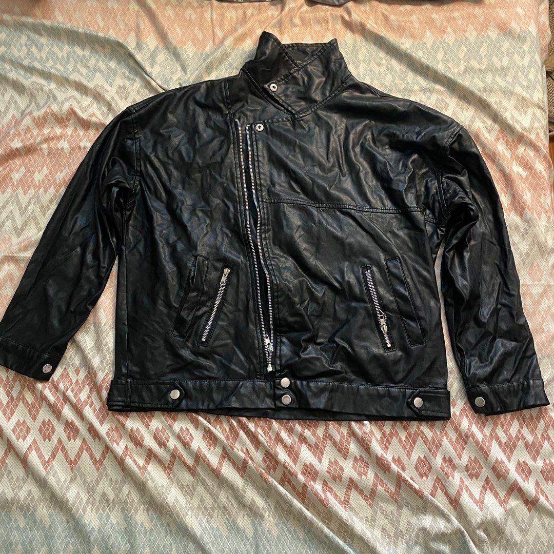Black Synthetic Leather Jacket (Category: Coats, Jackets and Outerwear) located in Rizal. Submitted by TheRetailAddict (Listing ID 1352178698, Image 1). Description: The jacket may fit sizes m to l.