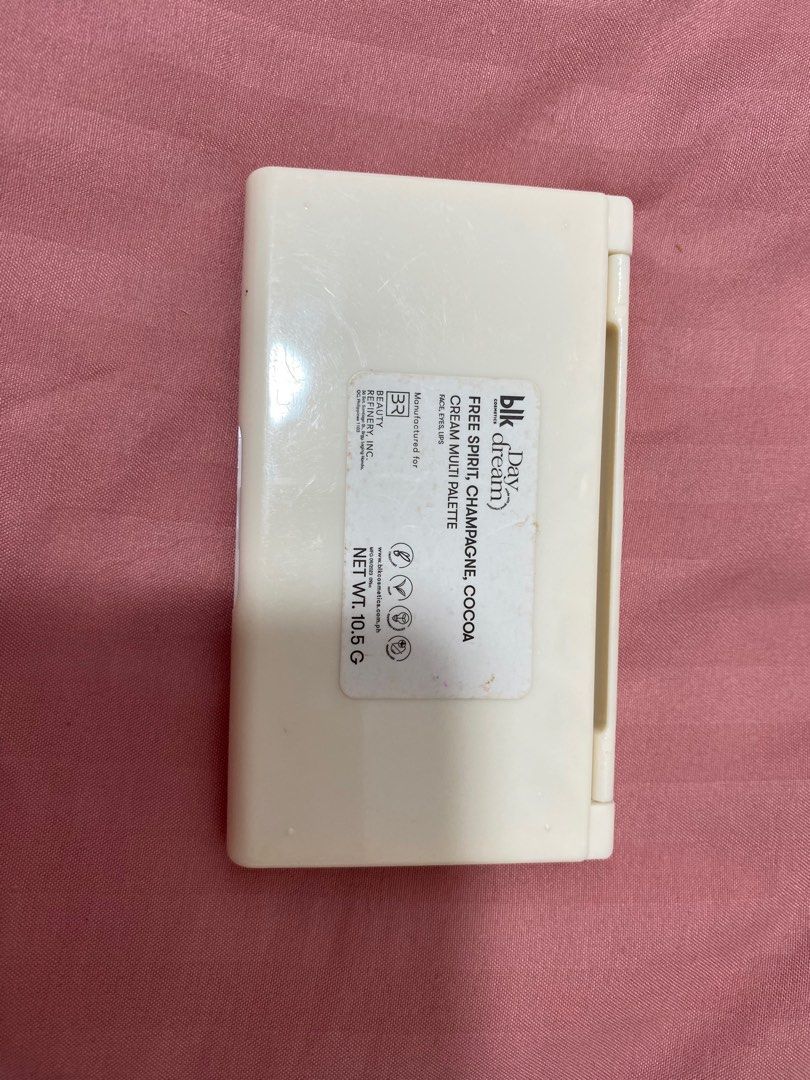 BLK Multi Palette Cheeks and Contour (Category: Makeup) located in Manila. Submitted by momentsntreasures (Listing ID 1352168519, Image 3). Description: BLK multi palette for lip and cheeks swatched only bought last december RFS: not my shade.