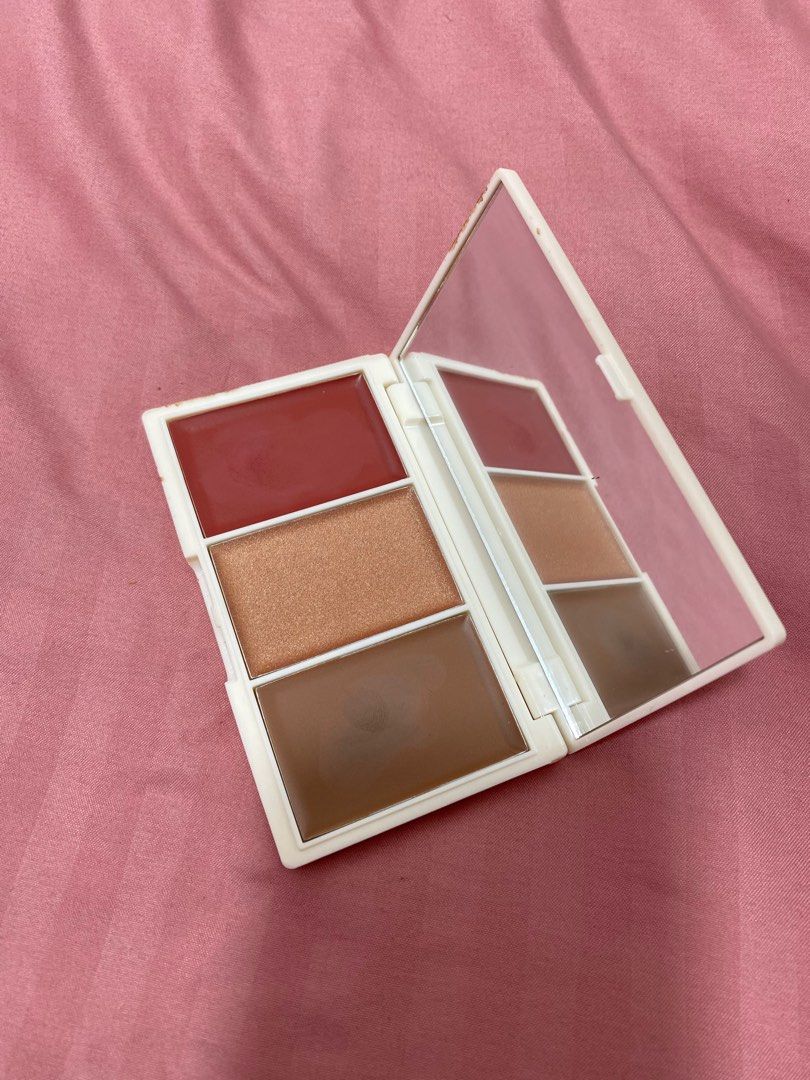 BLK Multi Palette Cheeks and Contour (Category: Makeup) located in Manila. Submitted by momentsntreasures (Listing ID 1352168519, Image 2). Description: BLK multi palette for lip and cheeks swatched only bought last december RFS: not my shade.