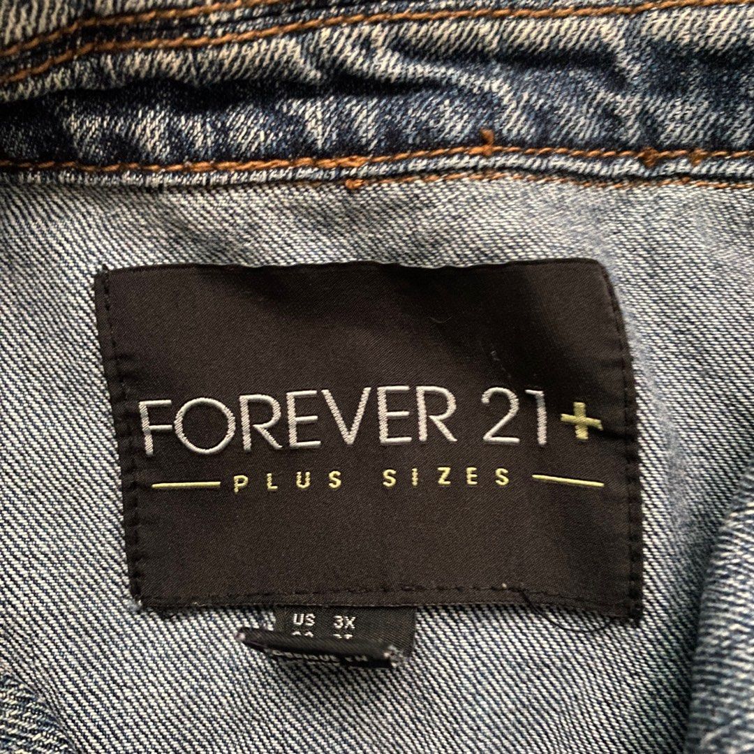Blue Denim Jacket (Category: Coats, Jackets and Outerwear) located in Rizal. Submitted by TheRetailAddict (Listing ID 1352177764, Image 2). Description: .