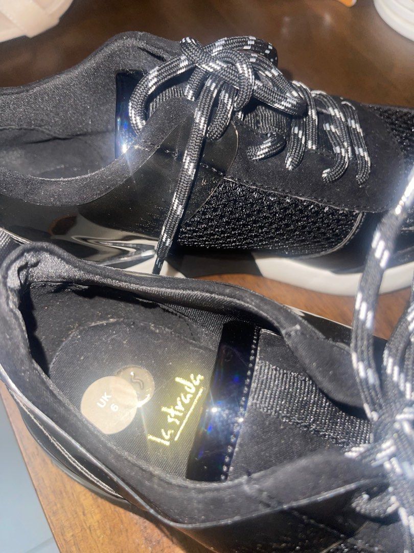 [Brand New] La Strada Sneakers (Category: Sneakers) located in Legazpi City. Submitted by rmils (Listing ID 1352275657, Image 3). Description: - no box and tag - never used - rfs: wrong size.