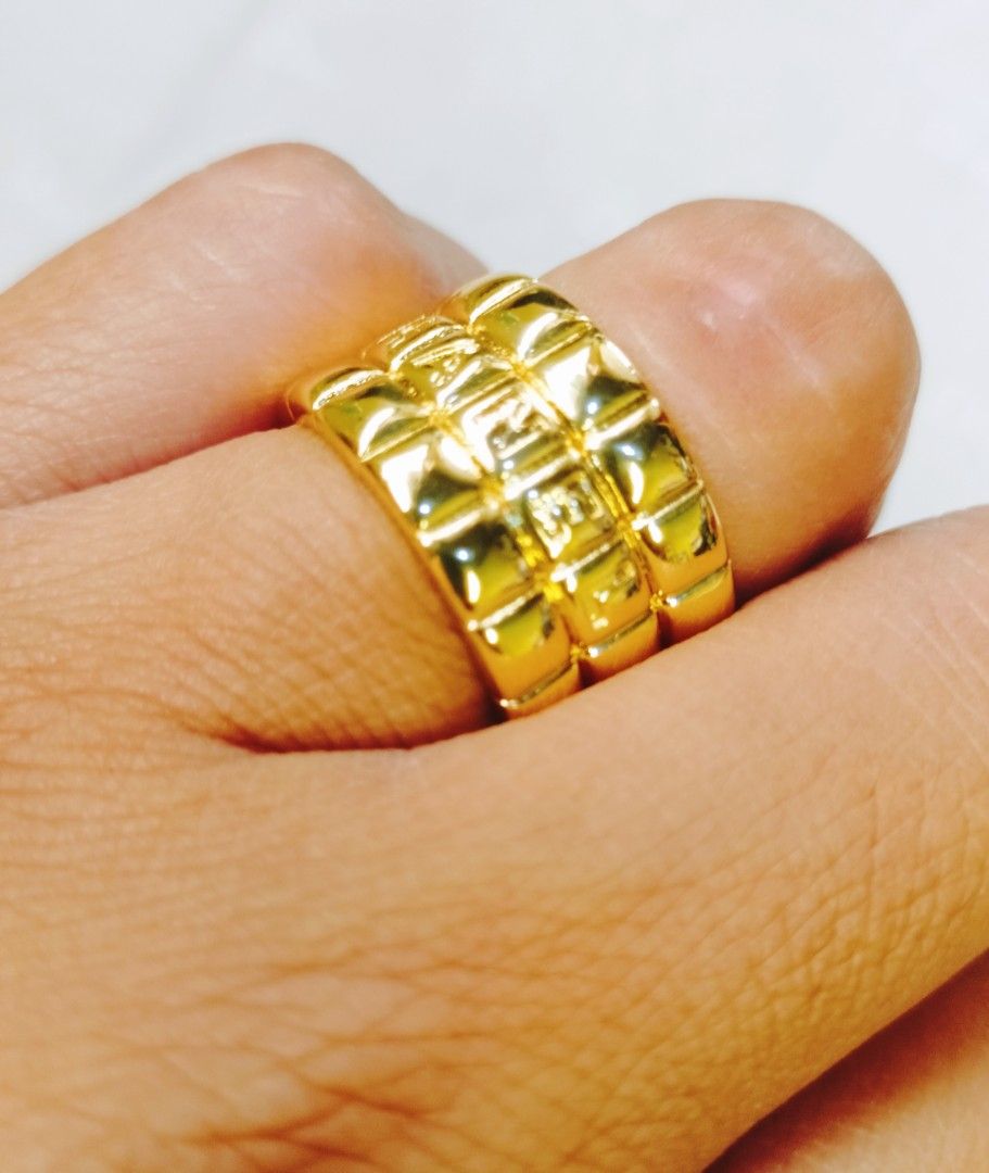 Chanel ring from japan (Category: Luxury Accessories) located in Manila. Submitted by osaze_27japanbags (Listing ID 1352153582, Image 2). Description: Chanel ring from japan no flaws size 6 with gift box kindly pm me.