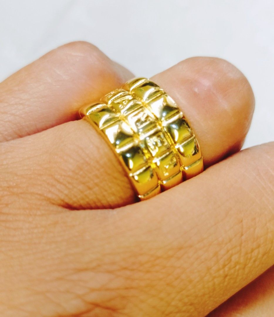 Chanel ring from japan (Category: Luxury Accessories) located in Quezon City. Submitted by liambags (Listing ID 1352329899, Image 1). Description: Chanel ring from japan no flaws with gift box size 6 kindly pm me.