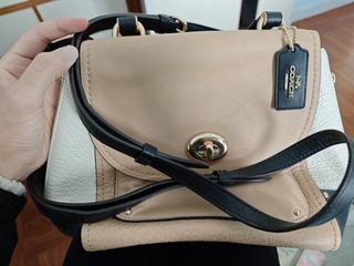 （分類：）位於 。 由 chankk220 提交（商品編號 1352170994，圖片 1）。簡介： 。