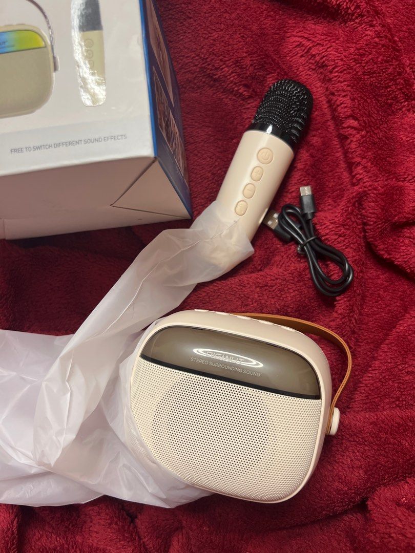 Diginut Mini Karaoke Bluetooth Speaker (Category: Soundbars, Speakers & Amplifiers) located in Cebu City. Submitted by tala10 (Listing ID 1352327293, Image 3). Description: Diginut Mini Karaoke Bluetooth Speaker personally bought in Singapore. Diginut is an SG brand of gadgets. Only used once for under 10 minutes. It’s very cute and fun but unfortunately I’m too busy to have the time to use it well. Bought for over 2k pesos equivalent in SGD, sel