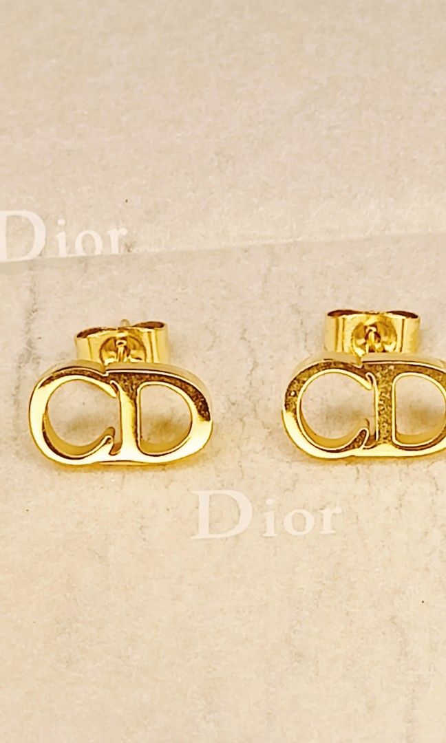 Dior earrings from japan (Category: Luxury Accessories) located in Quezon City. Submitted by liambags (Listing ID 1352329857, Image 3). Description: Dior earrings from japan no flaws with gift box kindly pm me.