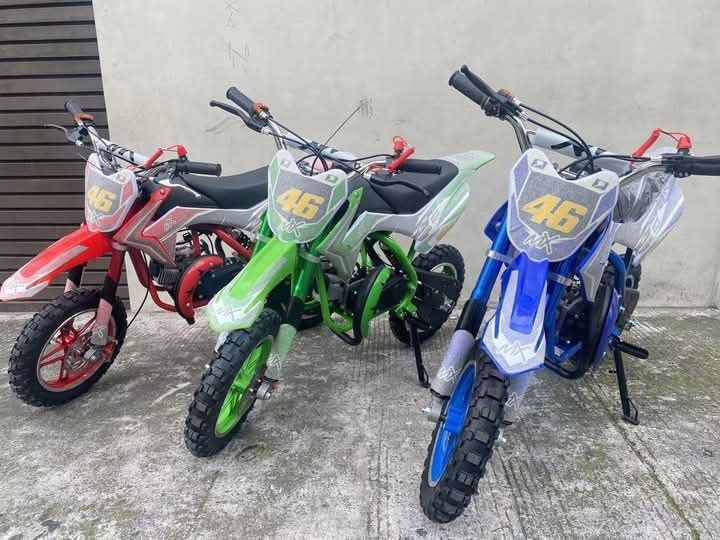 Enduro. 46 (Category: Bicycles) located in Manila. Submitted by saguittarian06 (Listing ID 1352170759, Image 1). Description: Enduro #46 restock Color: green blue red 2-stroke engine motor need 2T. If you add gasoline directly without 2T, the motor will burn out and cannot be used normally.