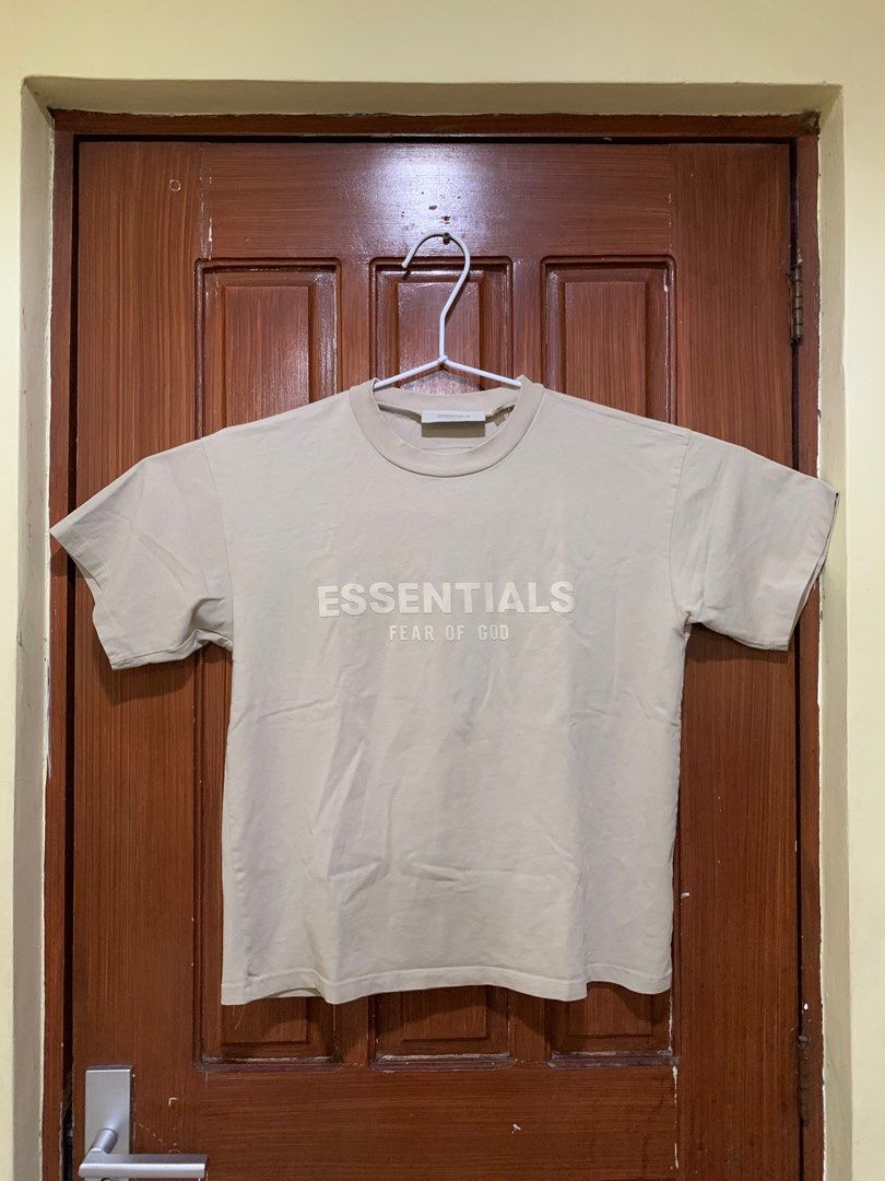 Essentials “Fear of God” Boxy Tee (Category: Tshirts & Polo Shirts ) located in Manila. Submitted by xadu07 (Listing ID 1352212633, Image 1). Description: excellent condition, only used once..