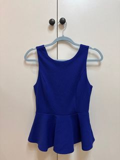 (Category: ) located in . Submitted by snoopywardrobe (Listing ID 1352294495, Image 1). Description: .