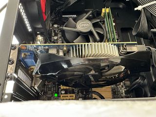（分類：）位於 。 由 yiu0916 提交（商品編號 1352167109，圖片 1）。簡介： 。