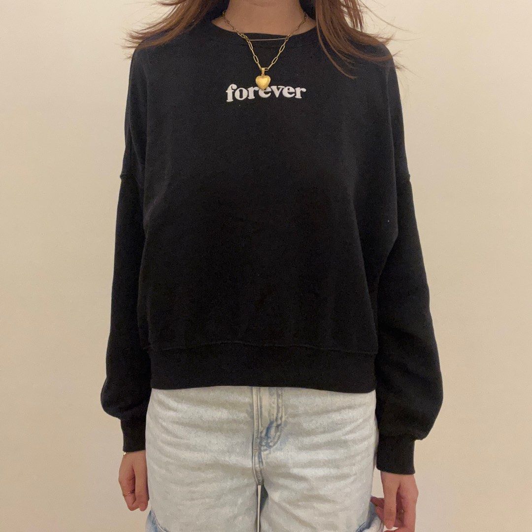 H&M Black Sweater (Category: Coats, Jackets and Outerwear) located in Manila. Submitted by rayennss (Listing ID 1352310445, Image 1). Description: - 9/10 condition - can use any side as the front.