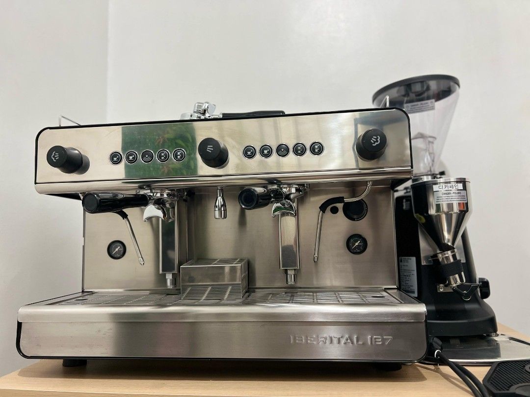Italian Espresso Machine - Iberital IB7 (Category: Coffee Machines & Makers) located in Bacoor. Submitted by deeym02 (Listing ID 1352175208, Image 1). Description: Selling Iberital IB7 | Made in Italy Available and ready to ship!☕ Can be bundled with Mazzer Super Jolly Grinder🤎 Price is still negotiable, just give me a PM! Can visit our location to test the machine before purchasing. 📍Bacoor, Cavite.