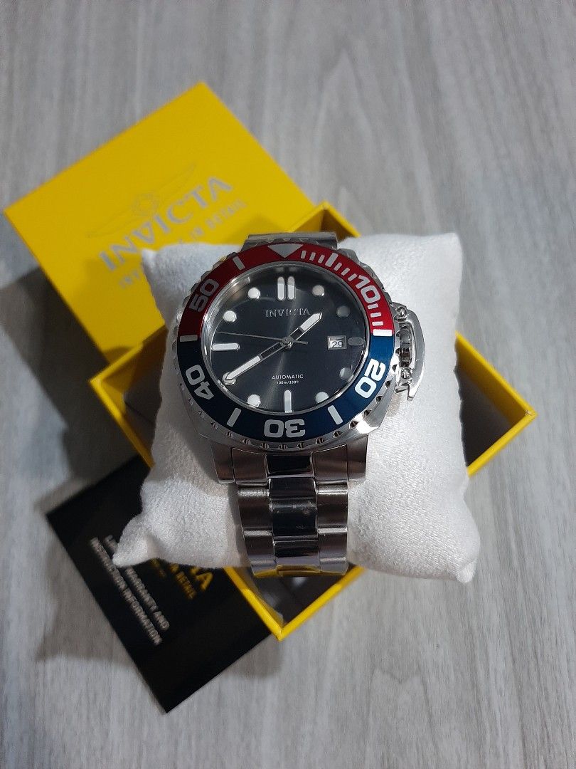 Original Invicta Pro Diver Automatic "PEPSI" (Category: Men's Watches) located in Mandaluyong City. Submitted by time_machine28 (Listing ID 1352217091, Image 1). Description: Ptpa, SALE...SALE...SALE... SALE...SALE...SALE... 8,600 pesos only Invicta Pro Diver Automatic Model 34311 Red/Blue Bezel Original/legit Brandnew Selling low Silver tone Charcoal dial Fit's up to 8 inches wrist Bought in u.s Men's Size 48mm 09173459191 Mandaluyong here Mop:B