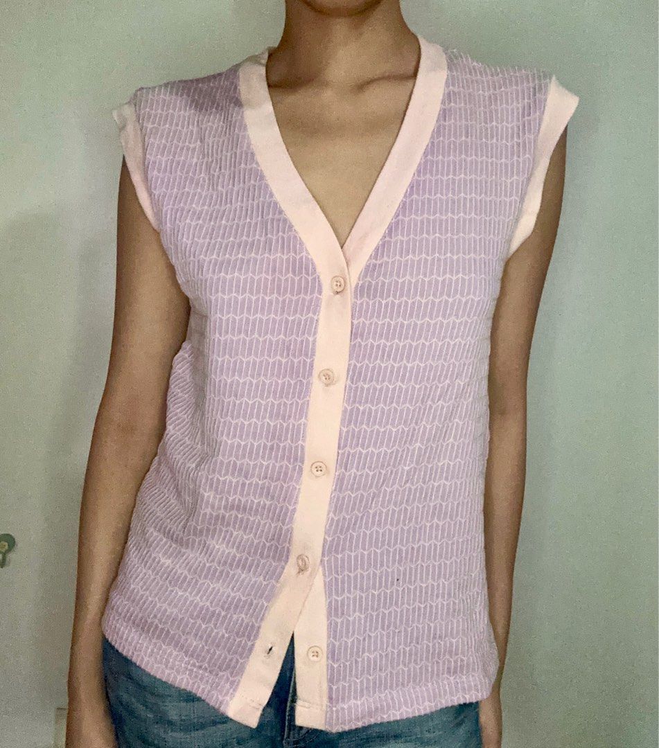 Penshoppe Jacquard Vest Top (Category: Blouses) located in Quezon City. Submitted by jiaxpreloved (Listing ID 1352210970, Image 2). Description: .