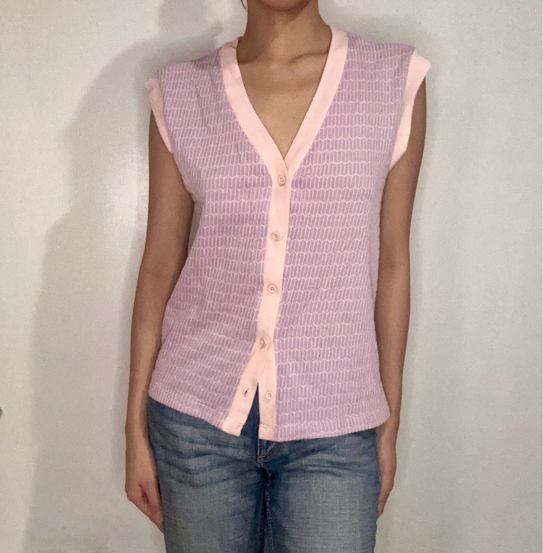 Penshoppe Jacquard Vest Top (Category: Blouses) located in Quezon City. Submitted by jiaxpreloved (Listing ID 1352210970, Image 1). Description: .