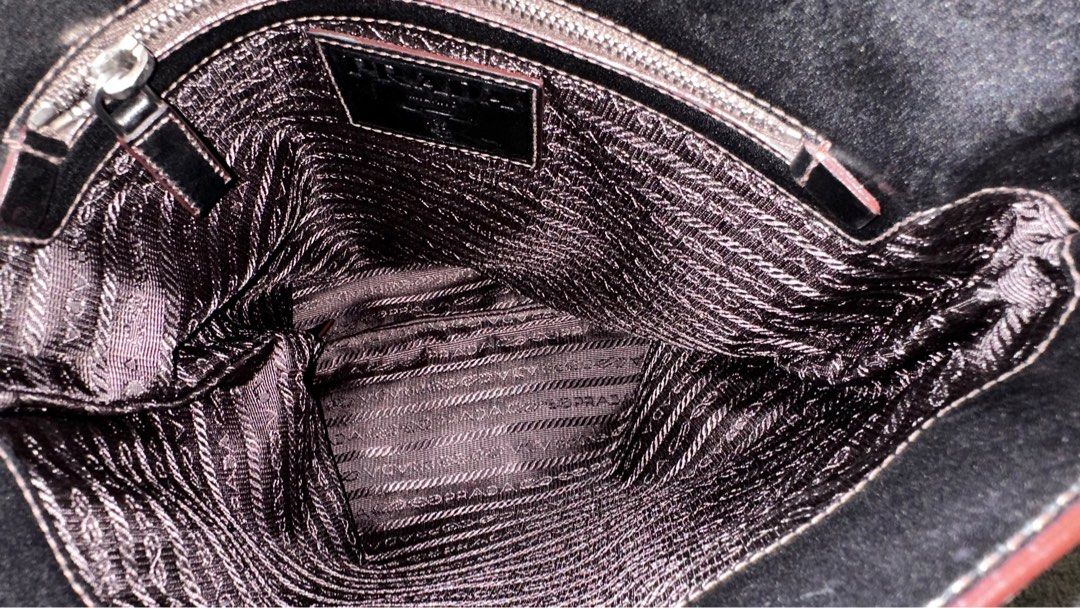 Prada Jacquard Canvas Crossbody Bag (Category: Luxury Bags & Wallets) located in Quezon City. Submitted by ror-y (Listing ID 1352313519, Image 3). Description: .
