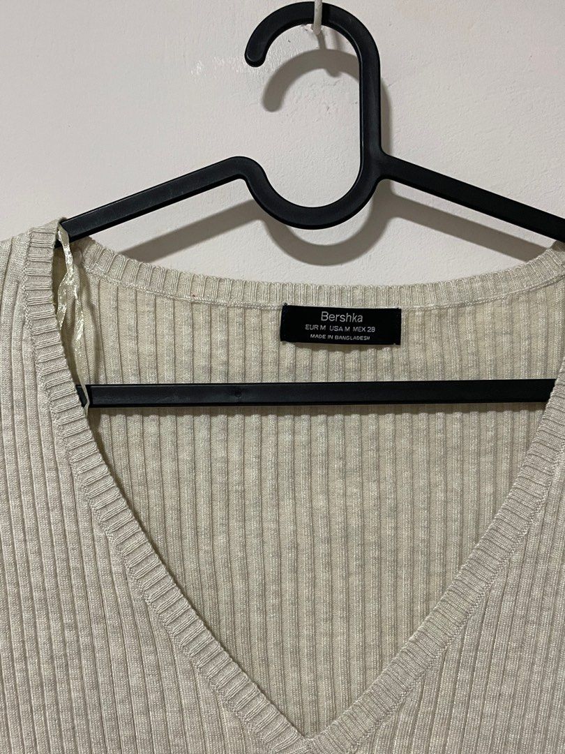 Ribbed Knit Top (Category: Shirts) located in Singapore. Submitted by sinigaaang (Listing ID 1352195095, Image 1). Description: To add to your neutrals capsule wardrobe :) .