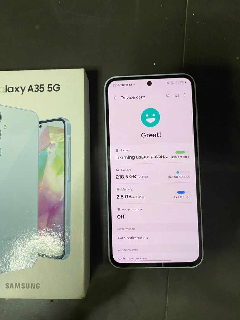 Samsung A35 5G (Category: Samsung) located in Angeles City. Submitted by marvinjbm110069 (Listing ID 1352298990, Image 3). Description: 💯No issue Works perfectly fine Complete with box May dents lng sa corner but doesn’t affect the performance. Rfs. Extra phone.