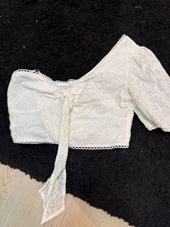 (Category: ) located in . Submitted by snoopywardrobe (Listing ID 1352297949, Image 1). Description: .