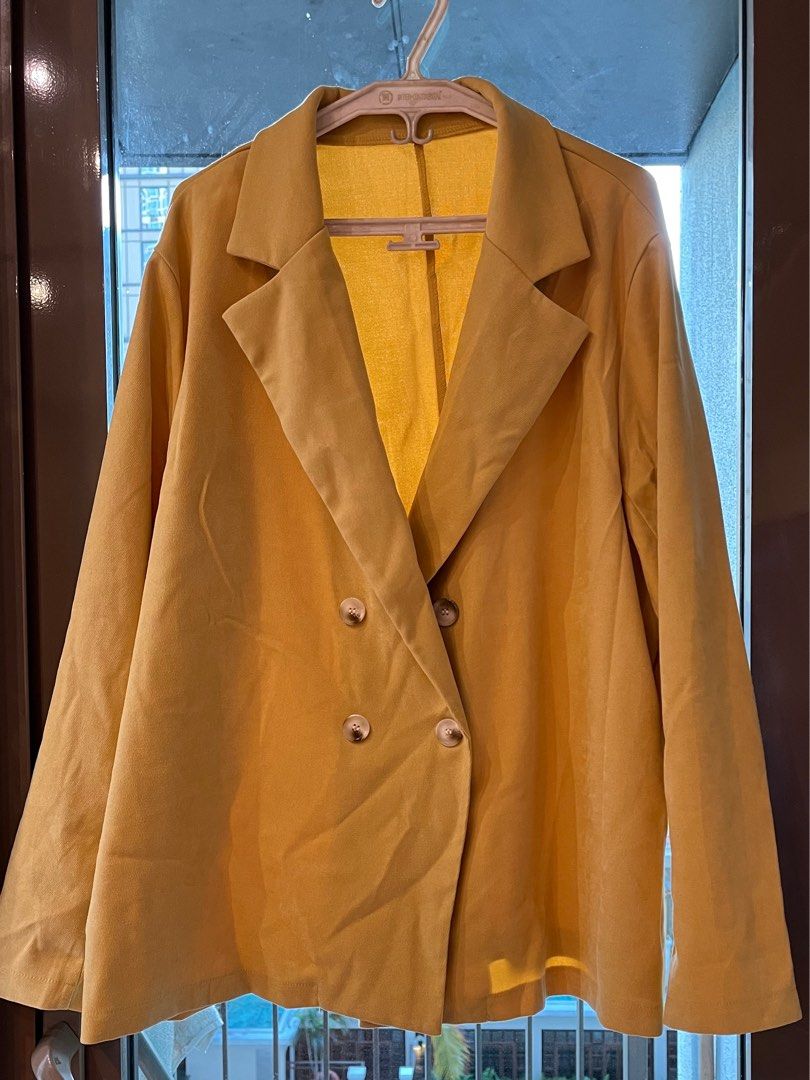 SHEIN YELLOW SUIT (Category: Sets or Coordinates) located in Makati City. Submitted by messbless (Listing ID 1352275880, Image 1). Description: - Delivery and booking care of buyer.