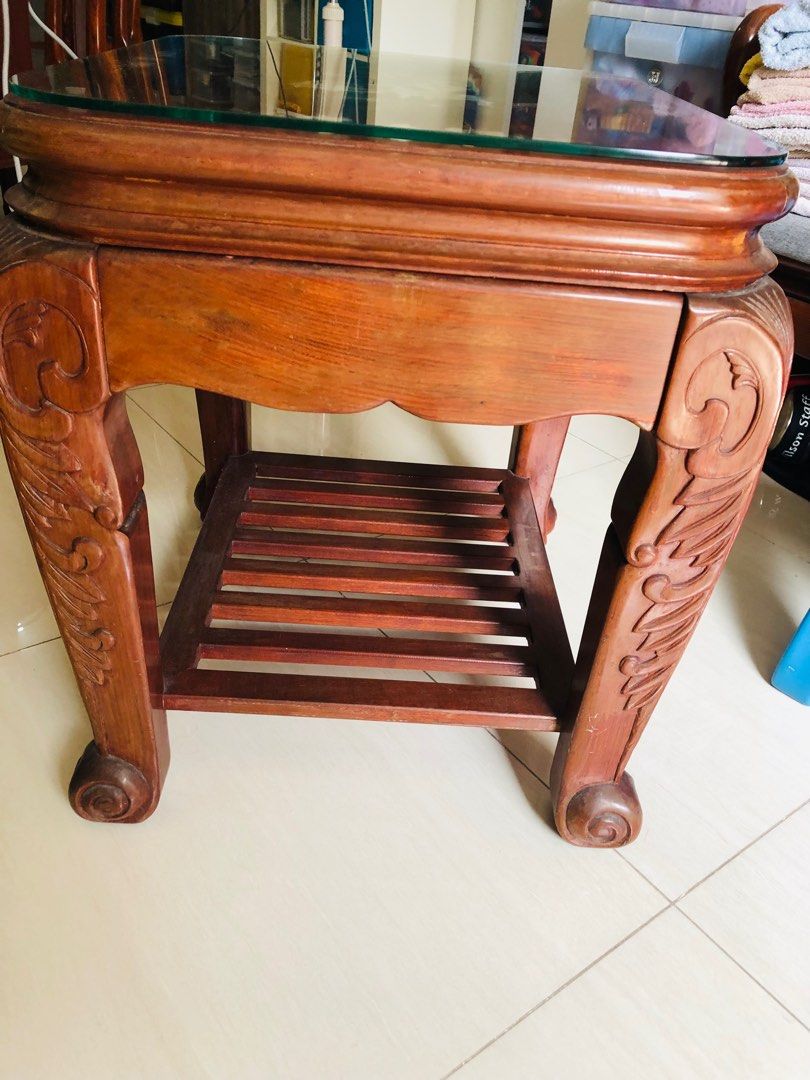 Side Table (Category: Tables & Sets) located in Singapore. Submitted by gh2828 (Listing ID 1350930636, Image 2). Description: Mother of pearl 56x48cm Self collection .