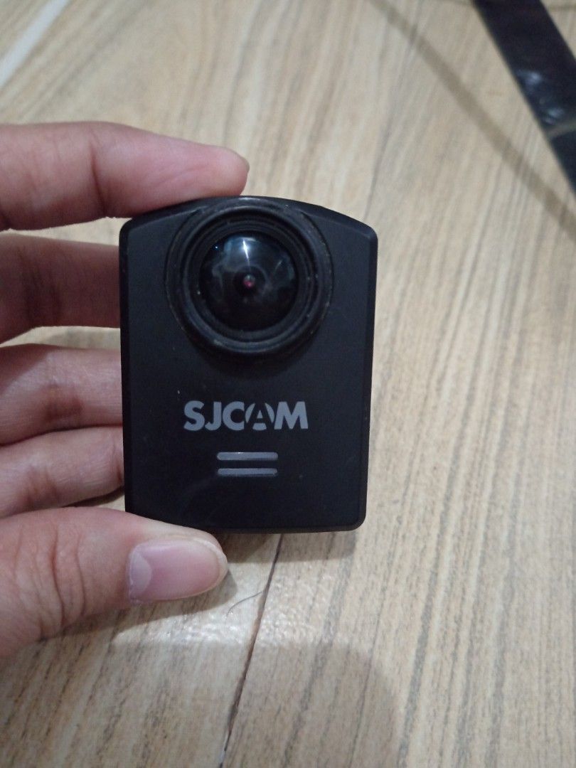 SJcam m20 (Category: Cameras) located in Makati City. Submitted by joy.13 (Listing ID 1352160473, Image 2). Description: No power, lubog power button. Kapag nakasaksak nagchacharge naman.. Baka power button problem.